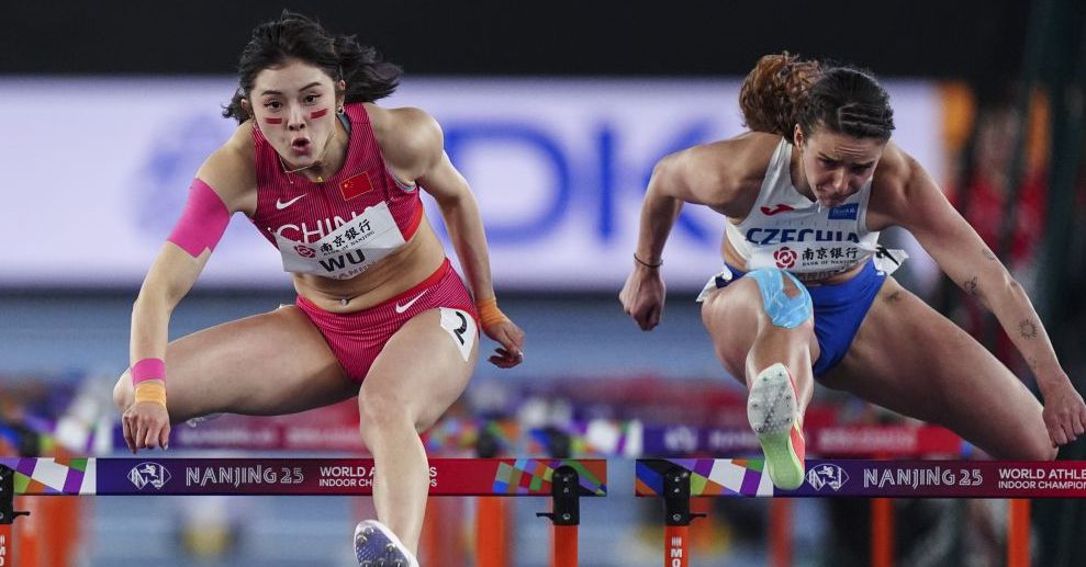 劳塔罗进球后比出A字，把进球献给受伤的前队友阿什拉夫