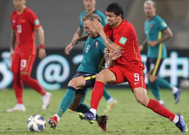 佩里西奇谈赢利物浦：球队表现很出色，首要目标是晋级淘汰赛